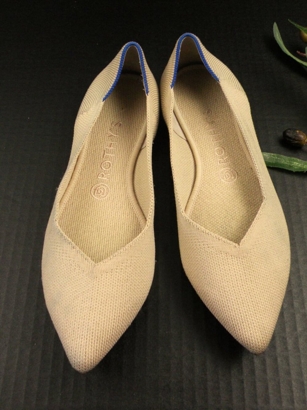Rothys The Point Flats in Camel Size 9 - Picture 4 of 7